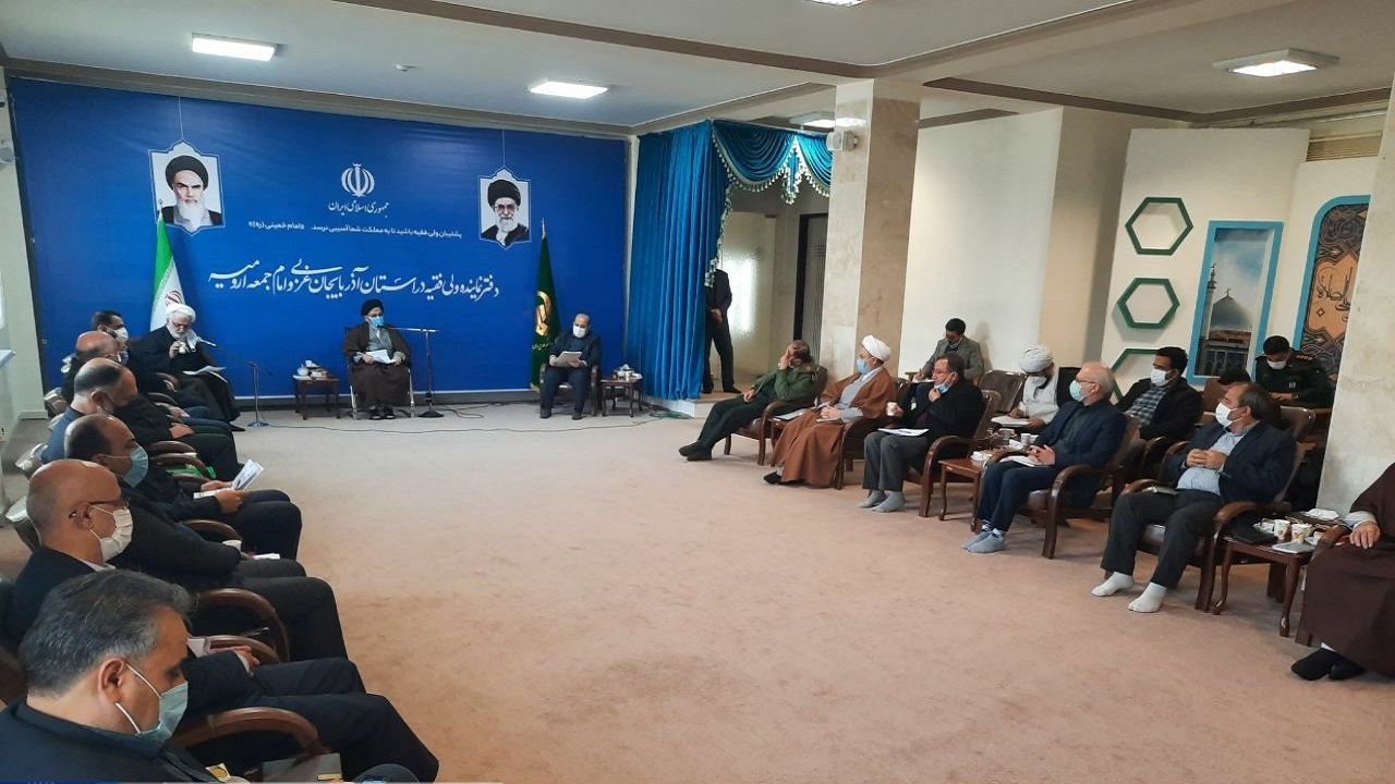 مدیران نظام اسلامی باید از تجمل و اشرافی گری دور باشند