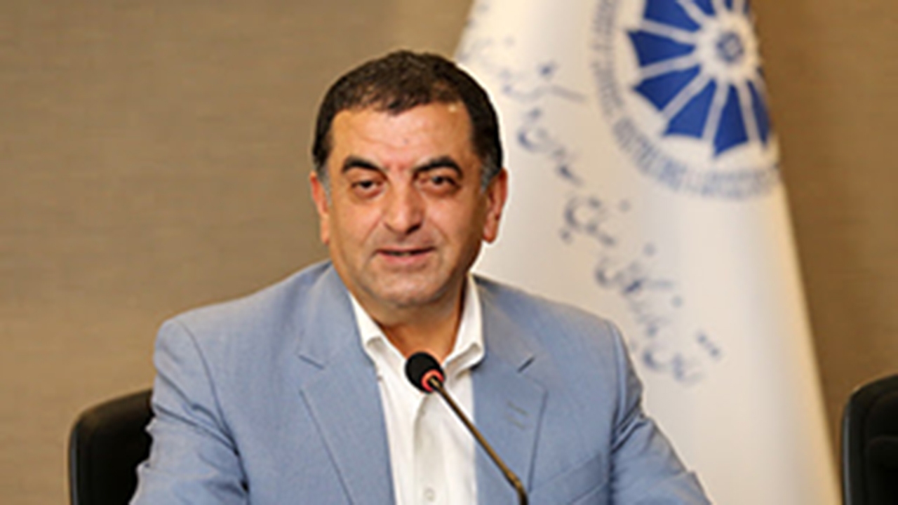 رشد ۳۰ درصدی صادرات غیرنفتی در استان فارس/سیاسیون امروز جواب معیشت مردم را نمی‌دهند