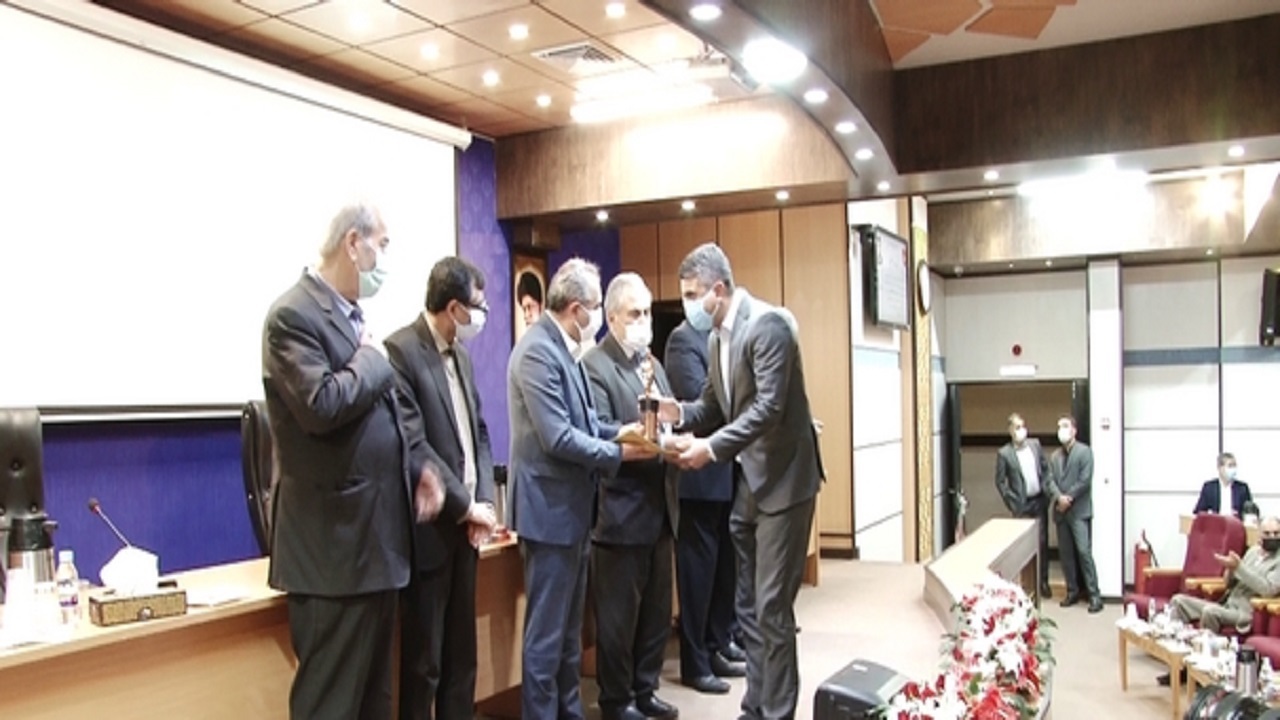 صادرکنندگان برتر استان قم تجلیل شدند