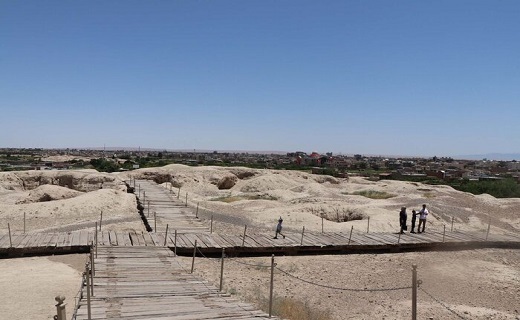 تپه تاریخی سیلک، گرفتار ساخت و سازهای غیرمجاز