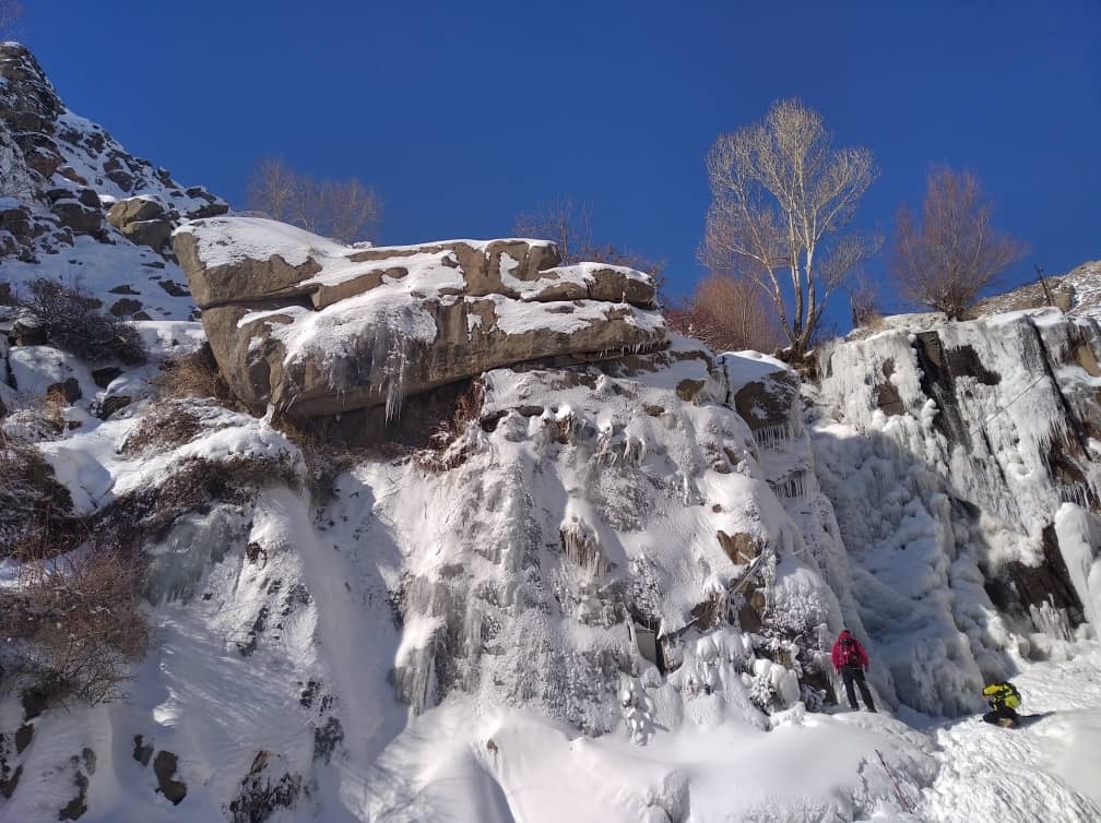 طبیعت زمستانی گنجنامه الوند همدان