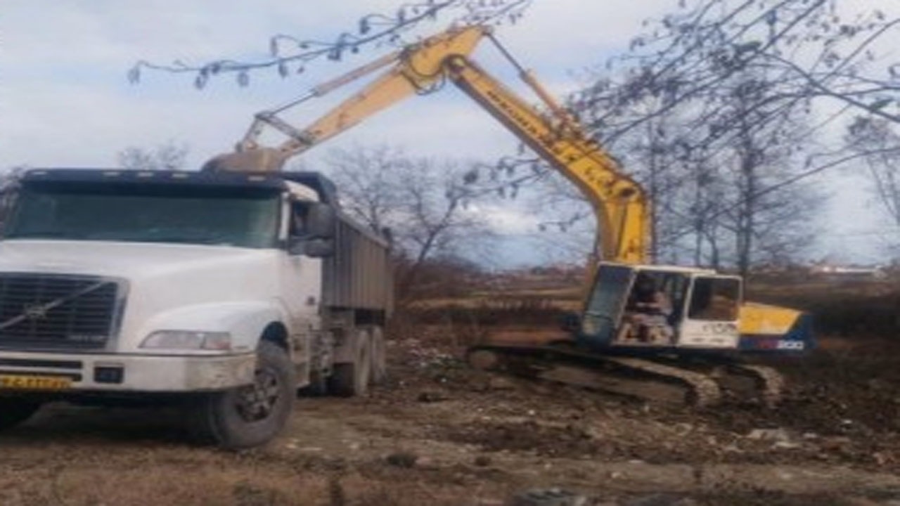 آزاد سازی بستر رودخانه عالم کلا نوشهر
