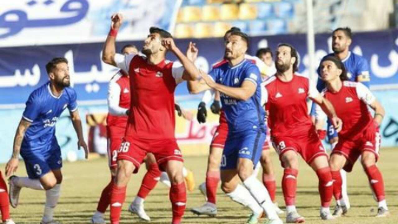 درگیری شدید در بازی گل گهر و تراکتور/ ۲ اخراجی پس از سوت پایان داور!+ فیلم