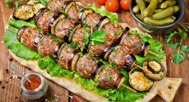 طرز تهیه پاتلیجان کباب و پاتلیجان دیبی ترکیهای به روش مجلسی طرز تهیه پاتلیجان کباب و پاتلیجان دیبی ترکیهای به روش مجلسی