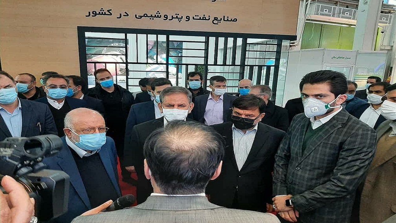 بازدید جهانگیری از نمایشگاه بین المللی نفت، گاز، پالایش و پتروشیمی