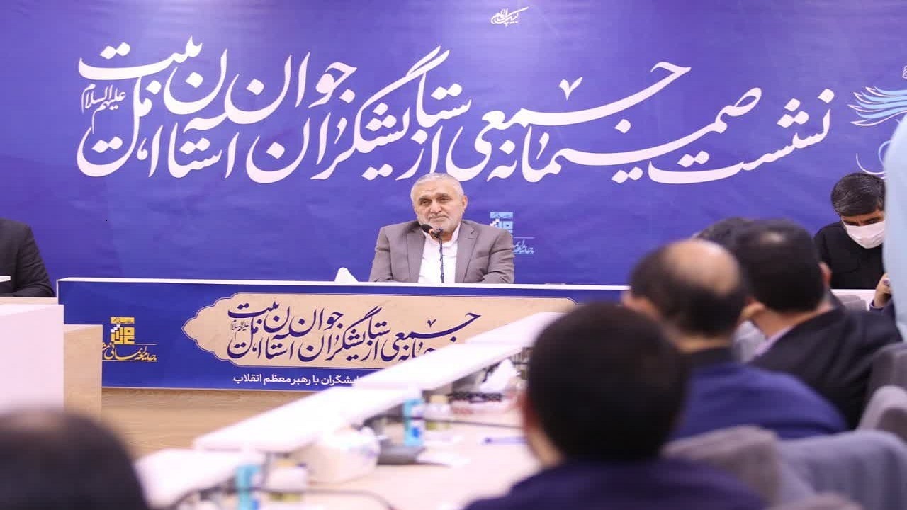 حاج‌قاسم‌ساختن کار مداحان است/ با قدرت نوکری می‌توانیم انقلابی در دنیا به پا کنیم