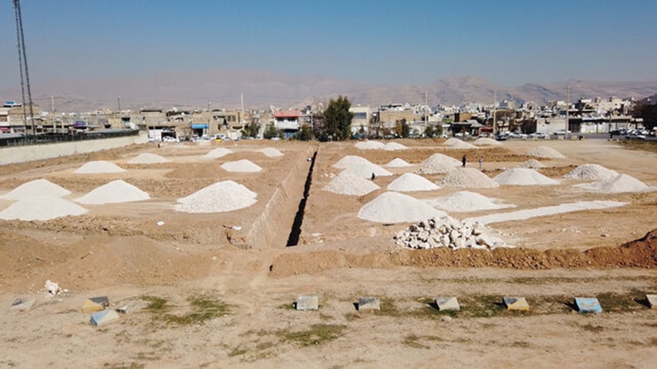 ساخت اولین زمین چمن طبیعی پس از انقلاب در شیراز