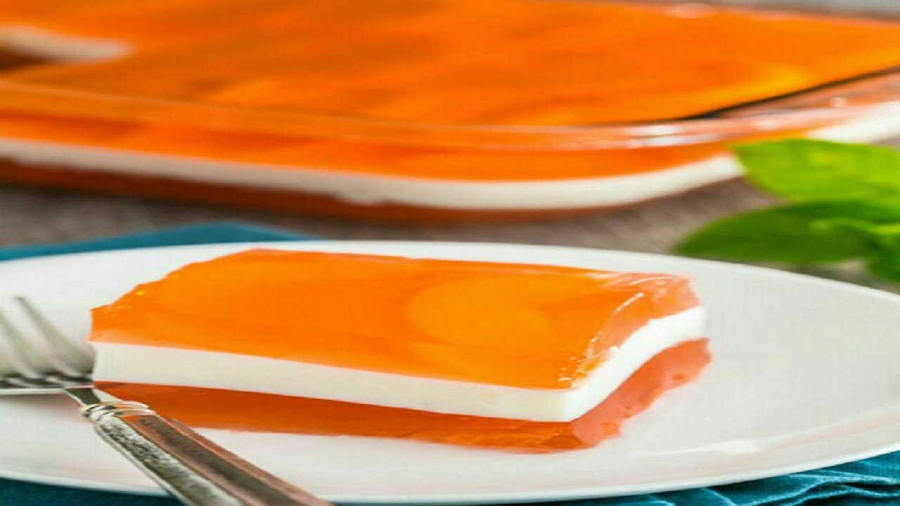 طرز تهیه ژله خامه‌ای هلویی؛ یک دسر خوشمزه و جذاب