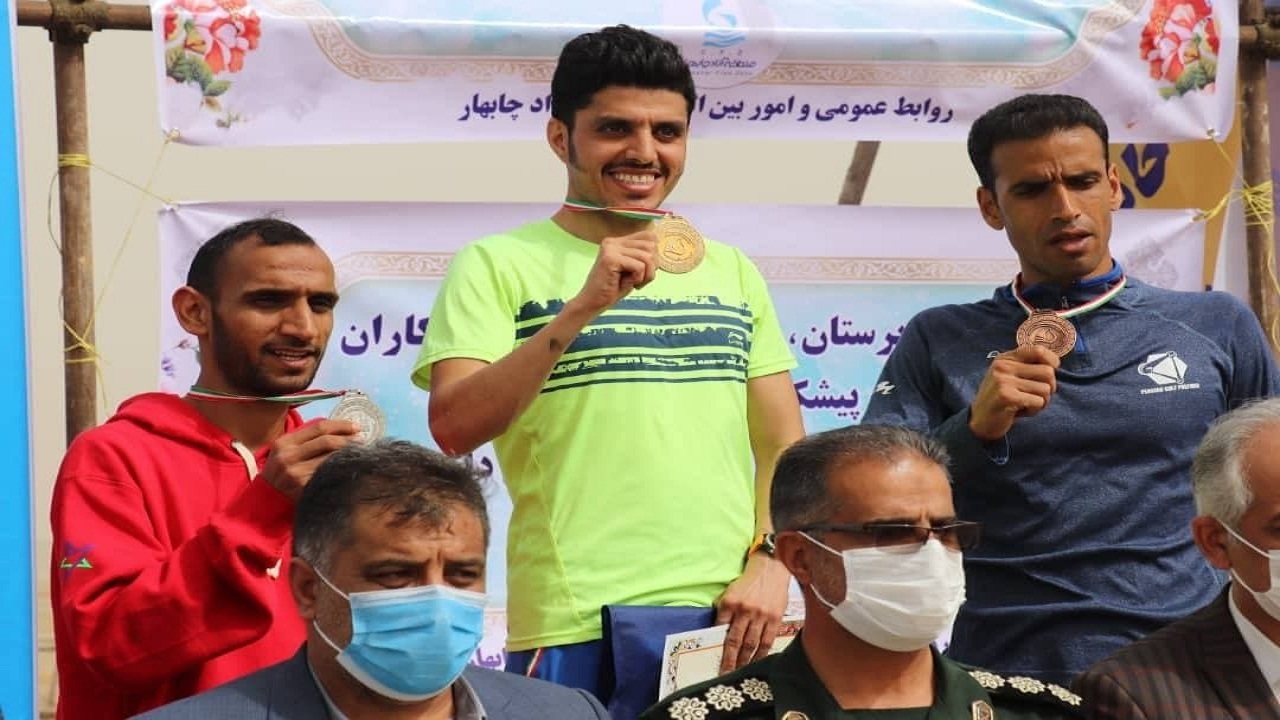ماجرای اهدای روبالشتی به دوندگان دوی صحرانوردی در چابهار