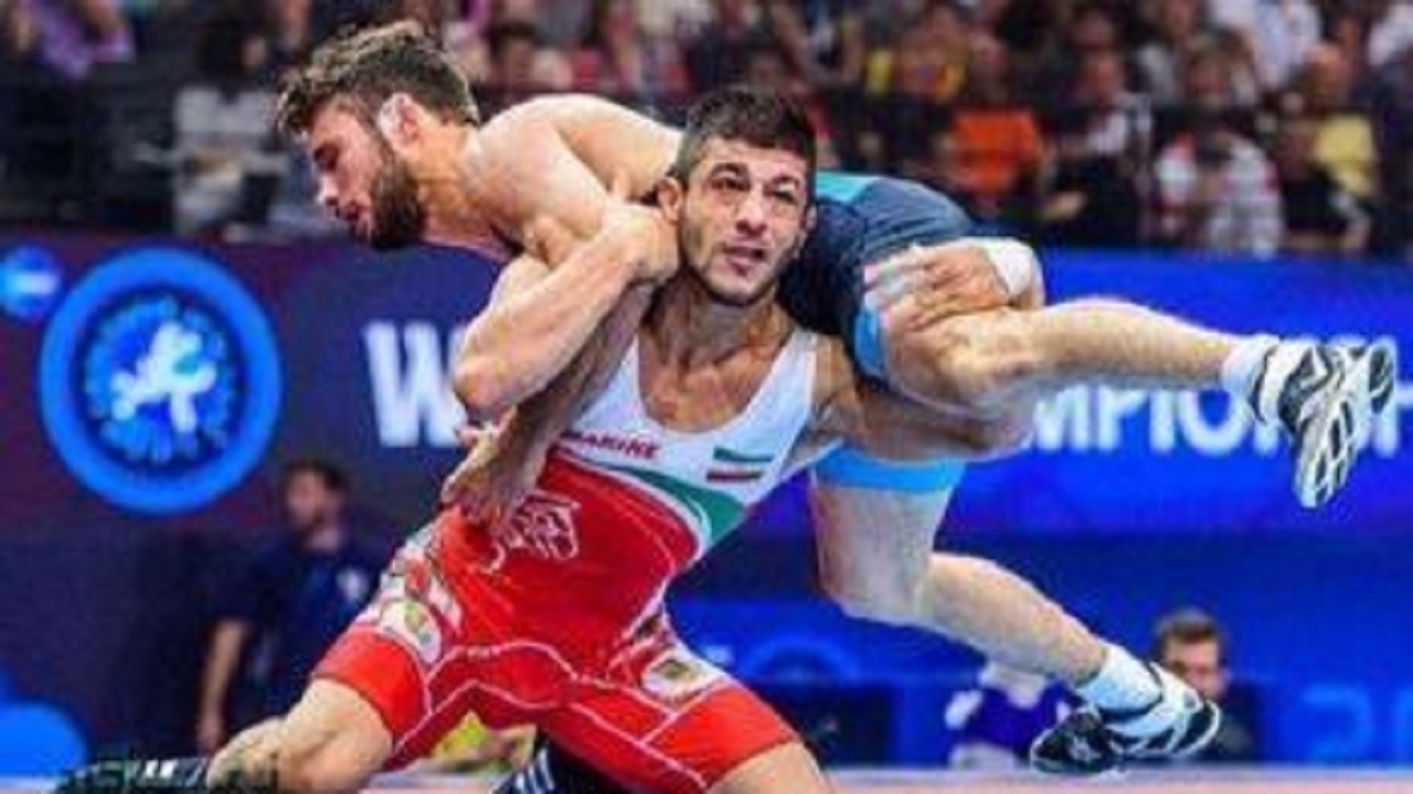 قهرمان کشتی آسیا: دوبنده تیم ملی حق شخصی کسی نیست/ متأهلم اما درآمدی ندارم و با خرج پدرم زندگی می‌کنم
