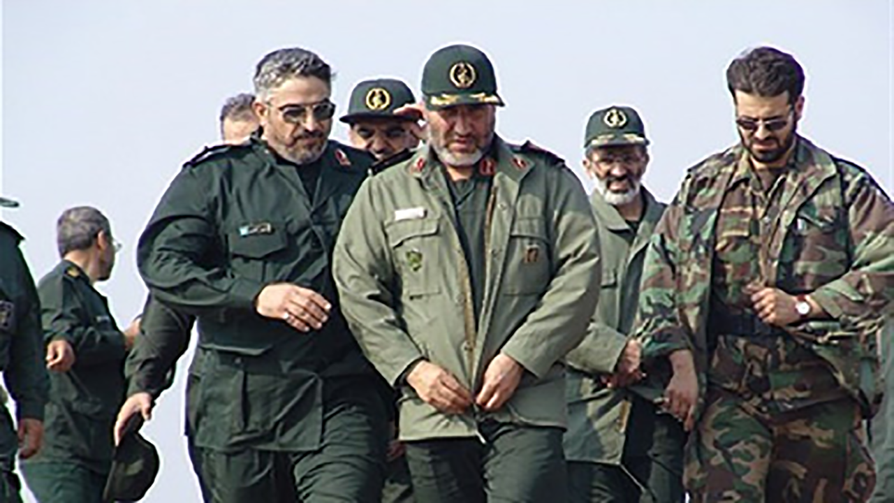 نحوه برخورد شهید احمد کاظمی با سربازان + فیلم