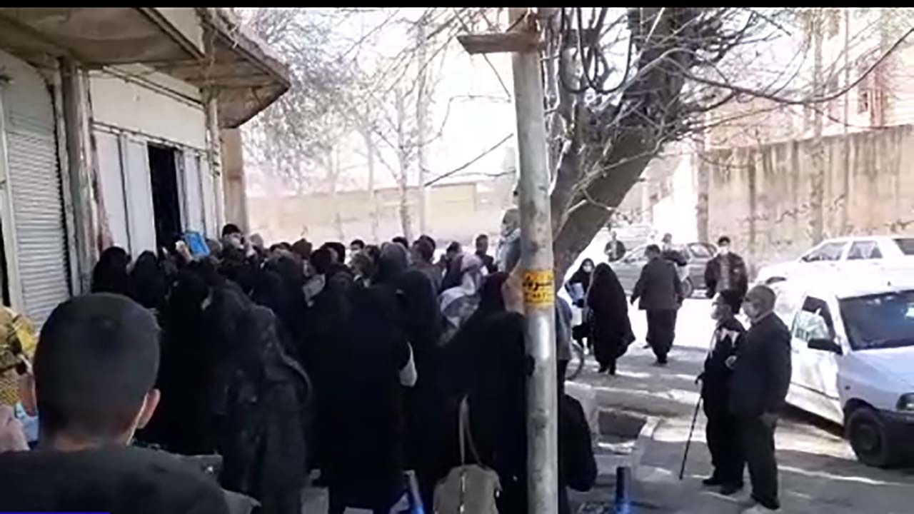 صف توزیع روغن و جولان کرونا در «چگینی» + فیلم