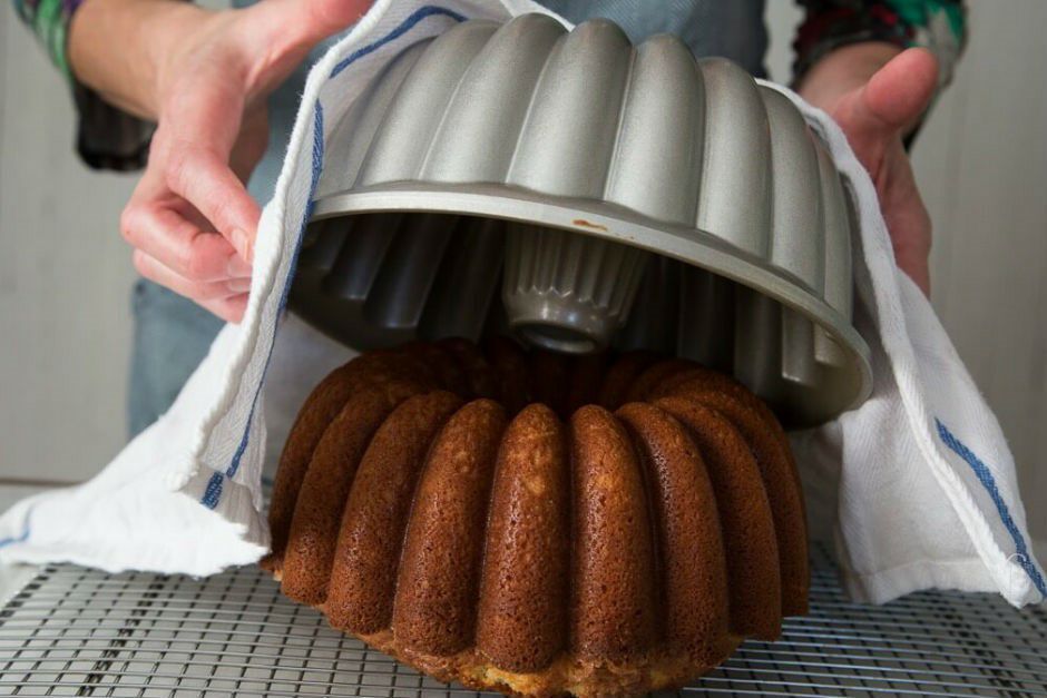 طرز تهیه کیک صبحانه یا کیک انگلیسی دو رنگ