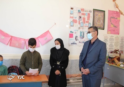 میم مثل محرومیت دانش آموزان عشایر از وسایل هوشمند/ معلم&zwnj;های فداکار کرونا را دور می&zwnj;زنند