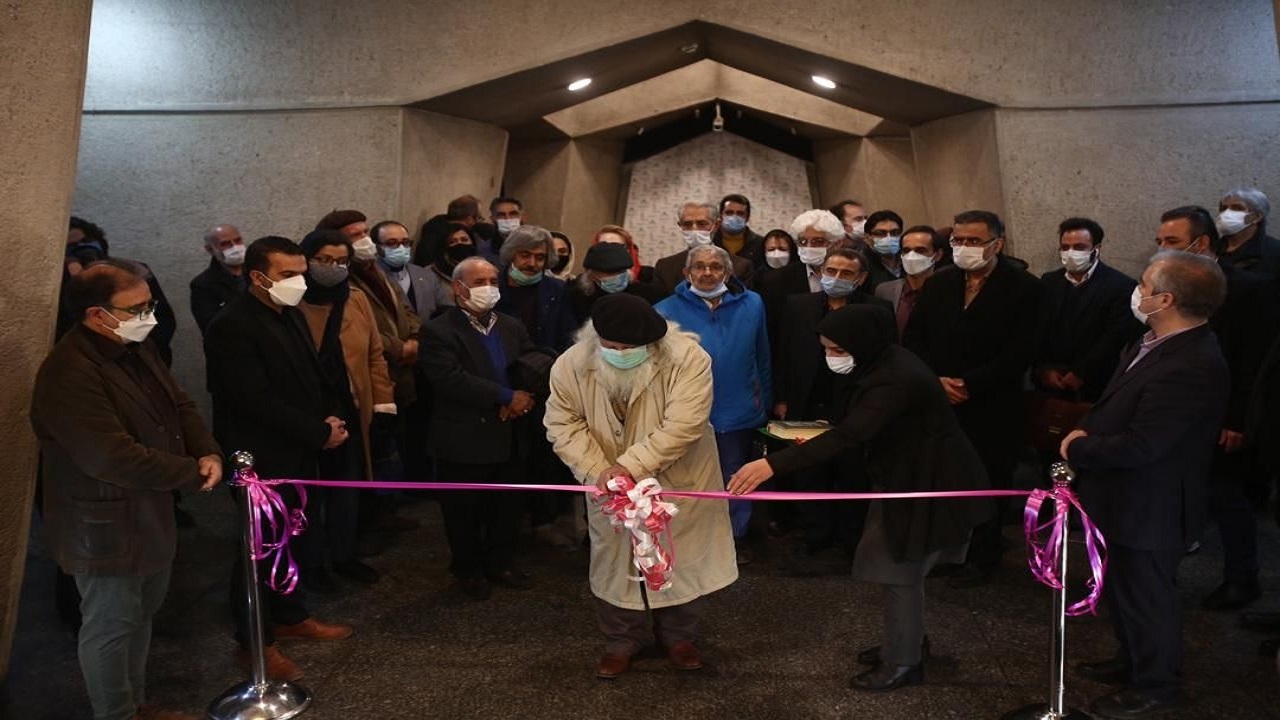 آغاز جشن نور با نمایش آثار نمایشگاه رقص قلم در برج آزادی