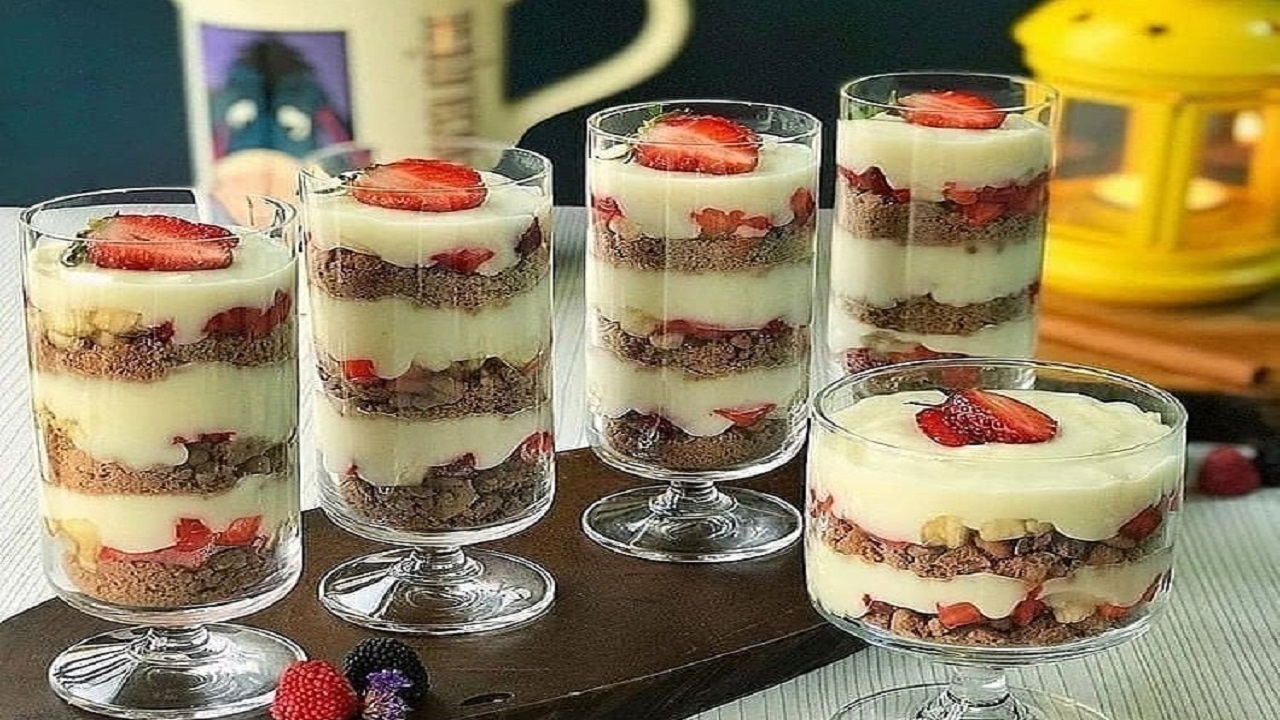 طرز تهیه دسر لیوانی ویکتوریا ؛ خوشمزه و مجلسی