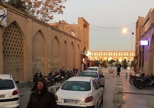 میدان نقش جهان اصفهان در محاصره آلودگی&zwnj; بصری