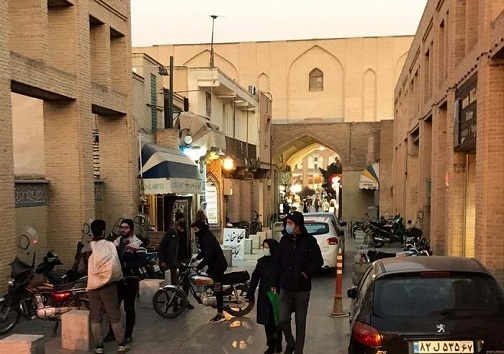 میدان نقش جهان اصفهان در محاصره آلودگی&zwnj; بصری