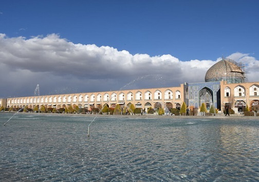 میدان نقش جهان اصفهان در محاصره آلودگی&zwnj; بصری