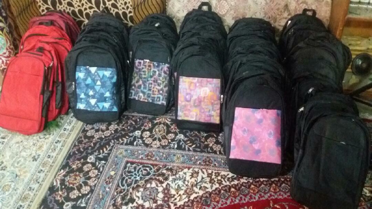 اهدای لوازم التحریر به دانش آموزان نیازمند هفتکلی