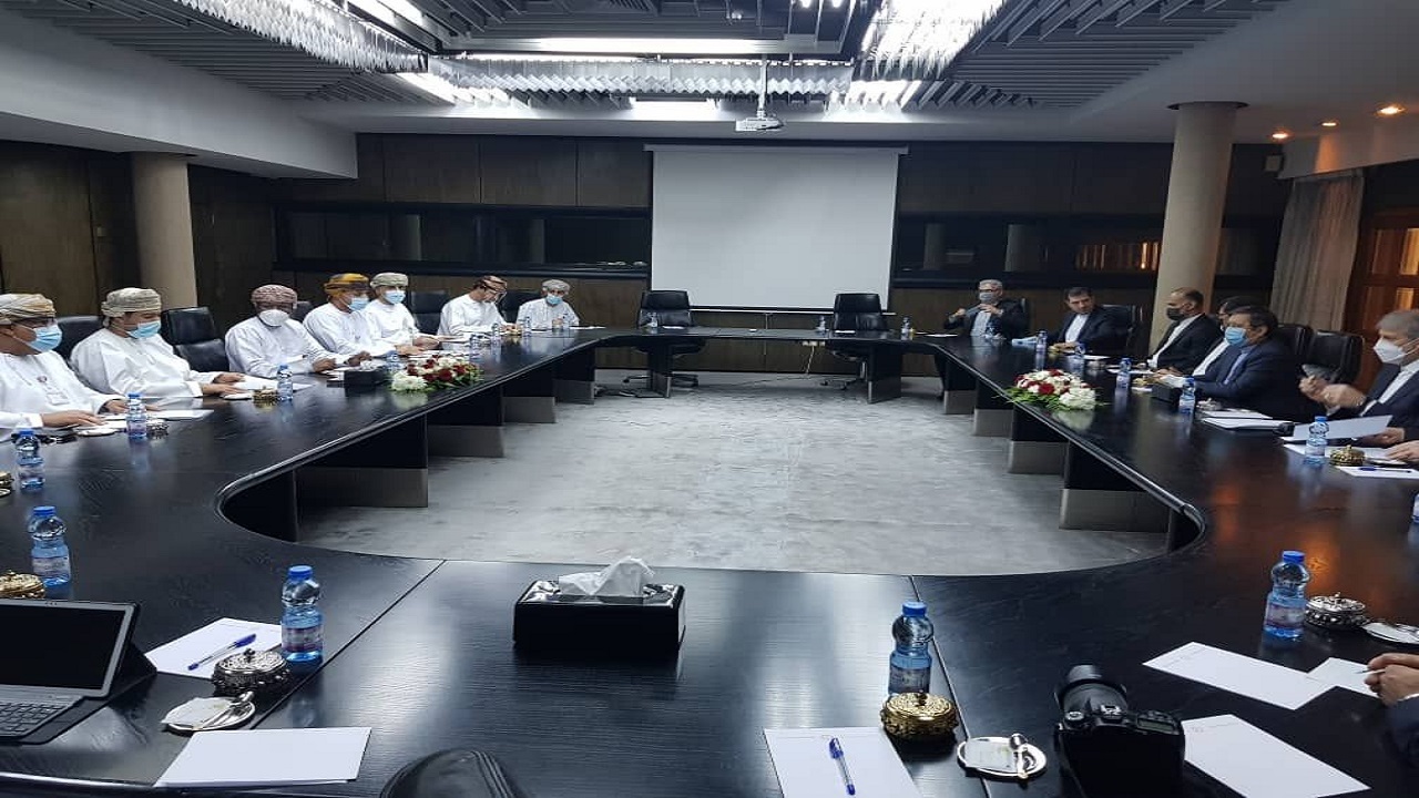 گسترش روابط تجاری ایران و عمان با تاکید بر منابع ارزی جدید