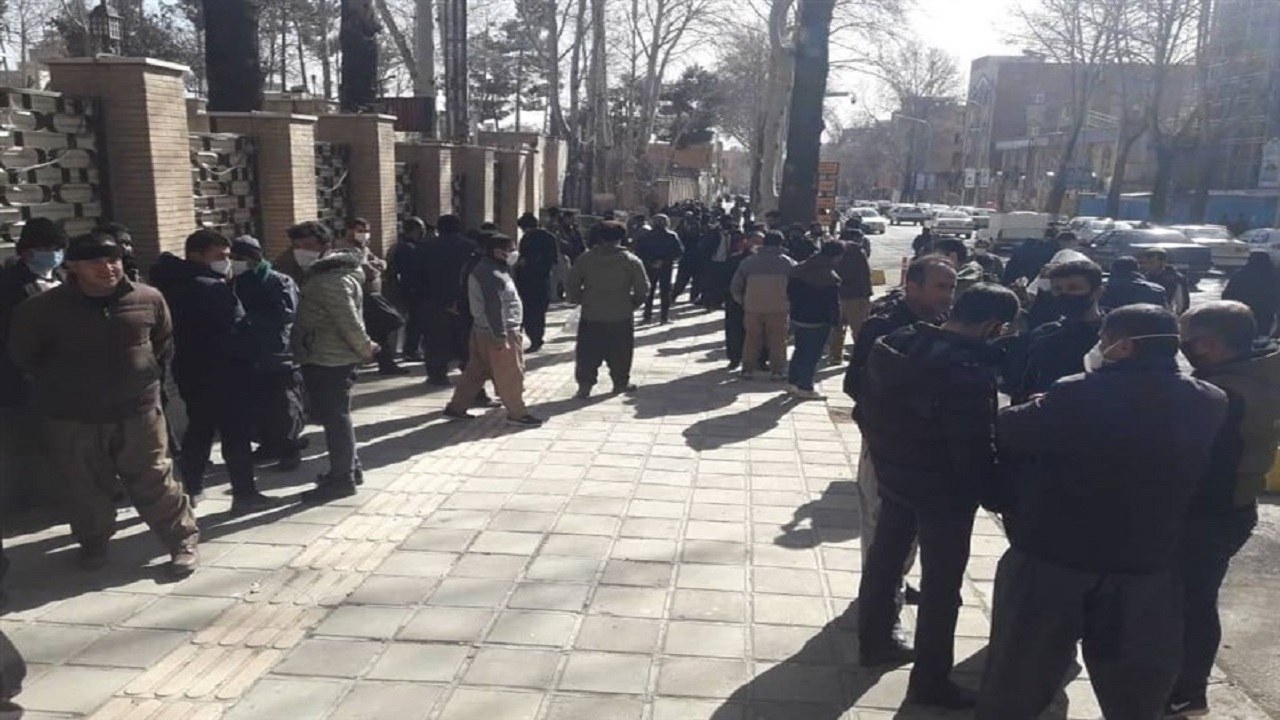 ماجرای تجمع امروز دستفروشان مقابل استانداری کردستان چه بود؟