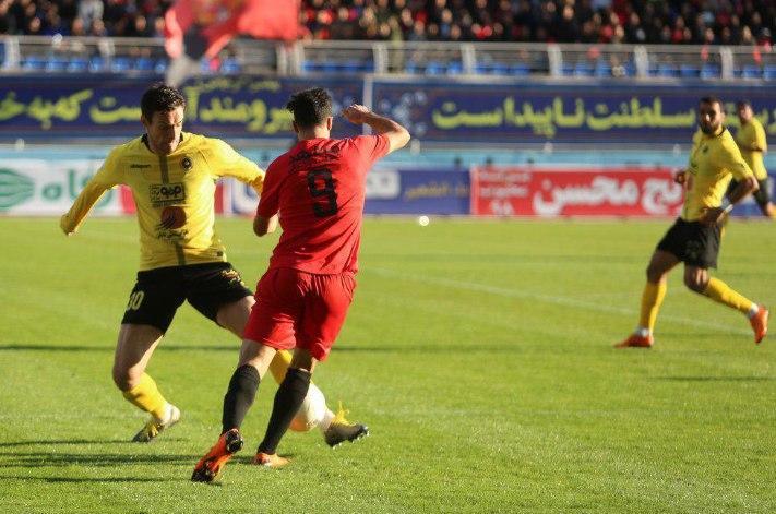 نفت مسجد سلیمان- استقلال؛ آبی&zwnj;ها به دنبال حفظ صدرنشینی در شهر اولین&zwnj;ها / پرسپولیس- ماشین سازی؛ ماشین سواری سرخ&zwnj;ها برای صعود
