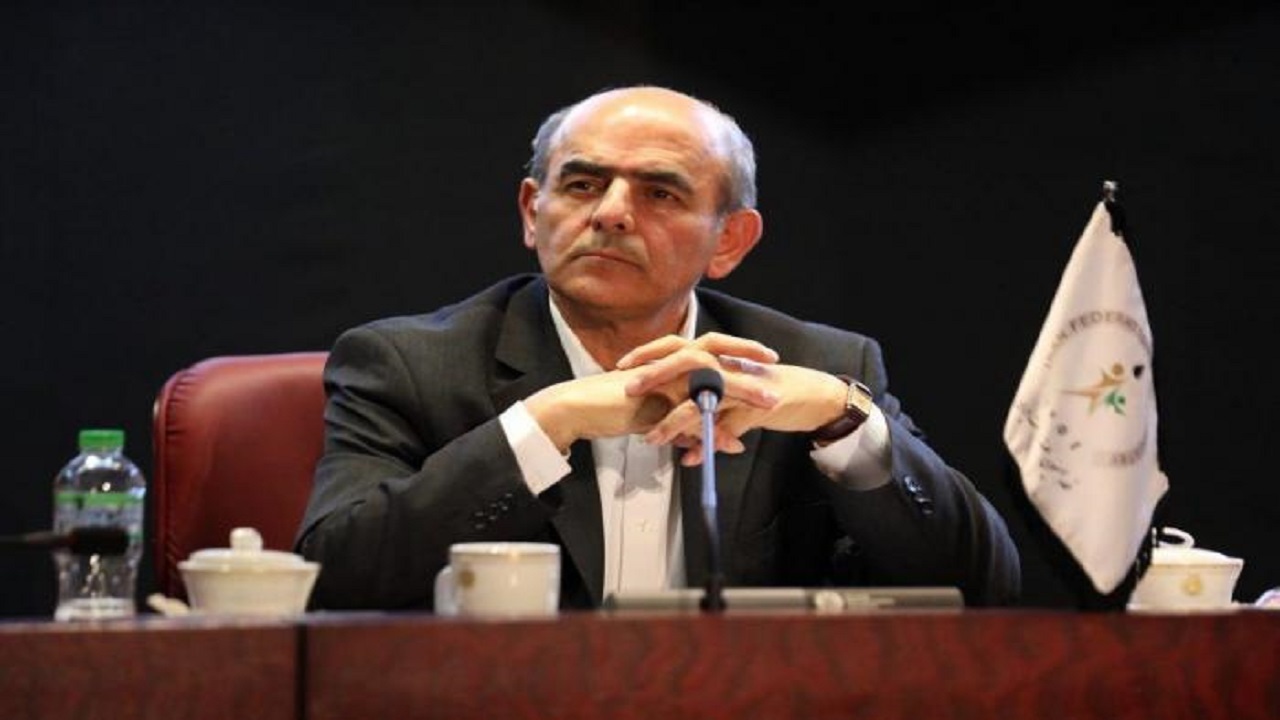 قیمت گذاری تبعیض آمیز خوراک واحد‌های تولیدی باید از بین برود/ حرف و عمل وزیر نفت یکی نیست!