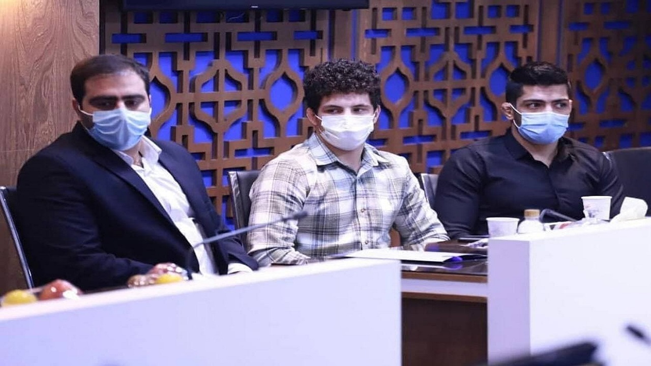 تجلیل فدراسیون از امیر کشتی فرنگی قم