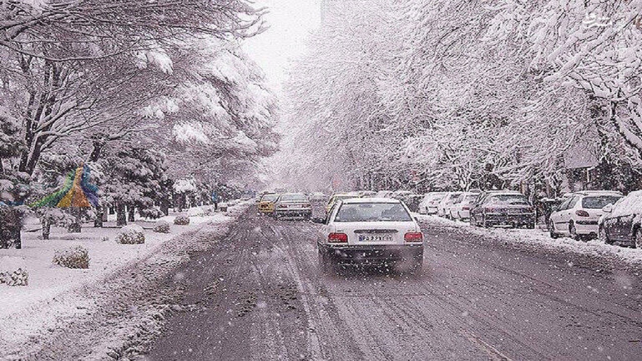 ۱۸ تصادف خسارتی در همدان با بارش برف/بسته شدن جاده گنج نامه