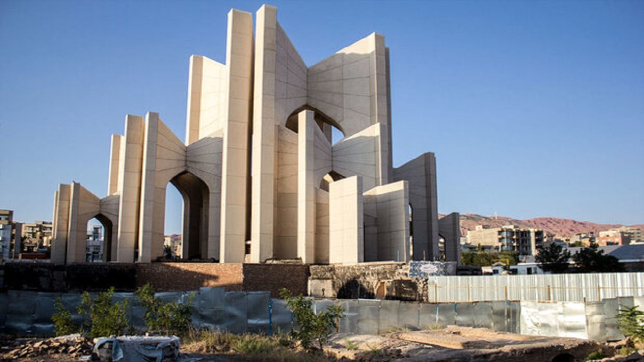 مقبره الشعرا به عنوان نماد فرهنگ آذربایجان نیازمند توجه جدی است