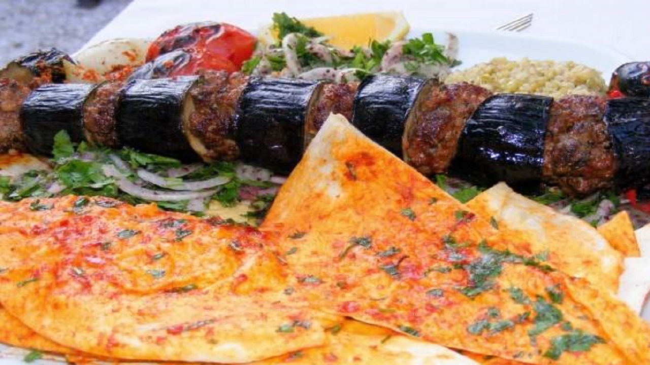 طرز تهیه کباب عربی با گوشت و بادمجان؛ متفاوت و خوشمزه
