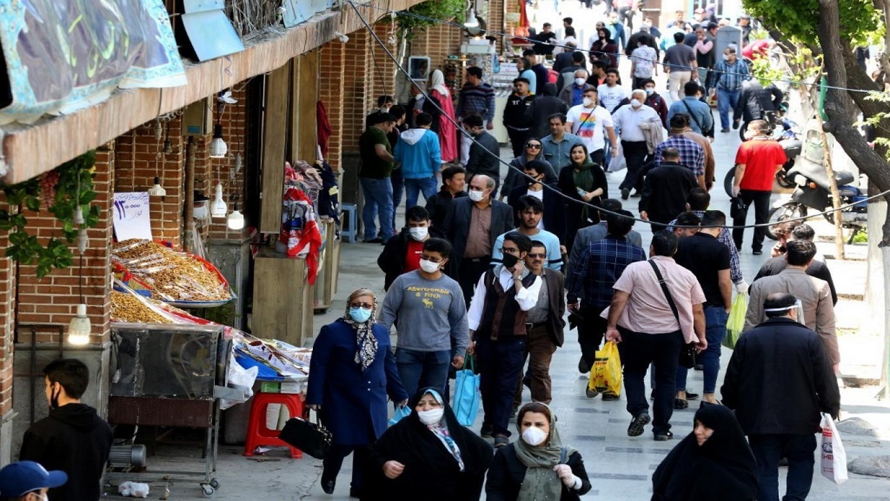 بازار داغ خریدهای شب عید همزمان با اوج‌گیری دوباره کرونا/ نوروز خود را با حضور در بازارها عزا نکنیم!