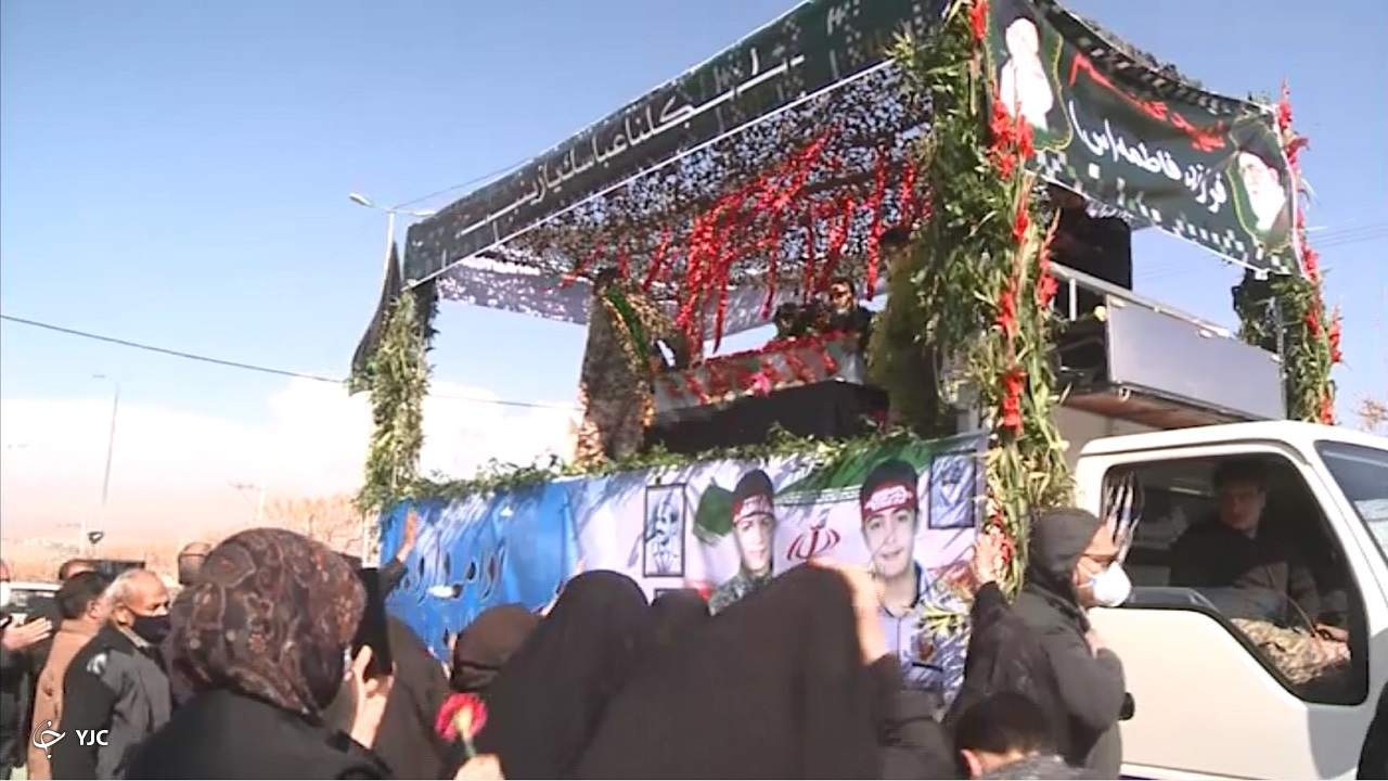 تشییع شهید ۱۹ ساله در محلات