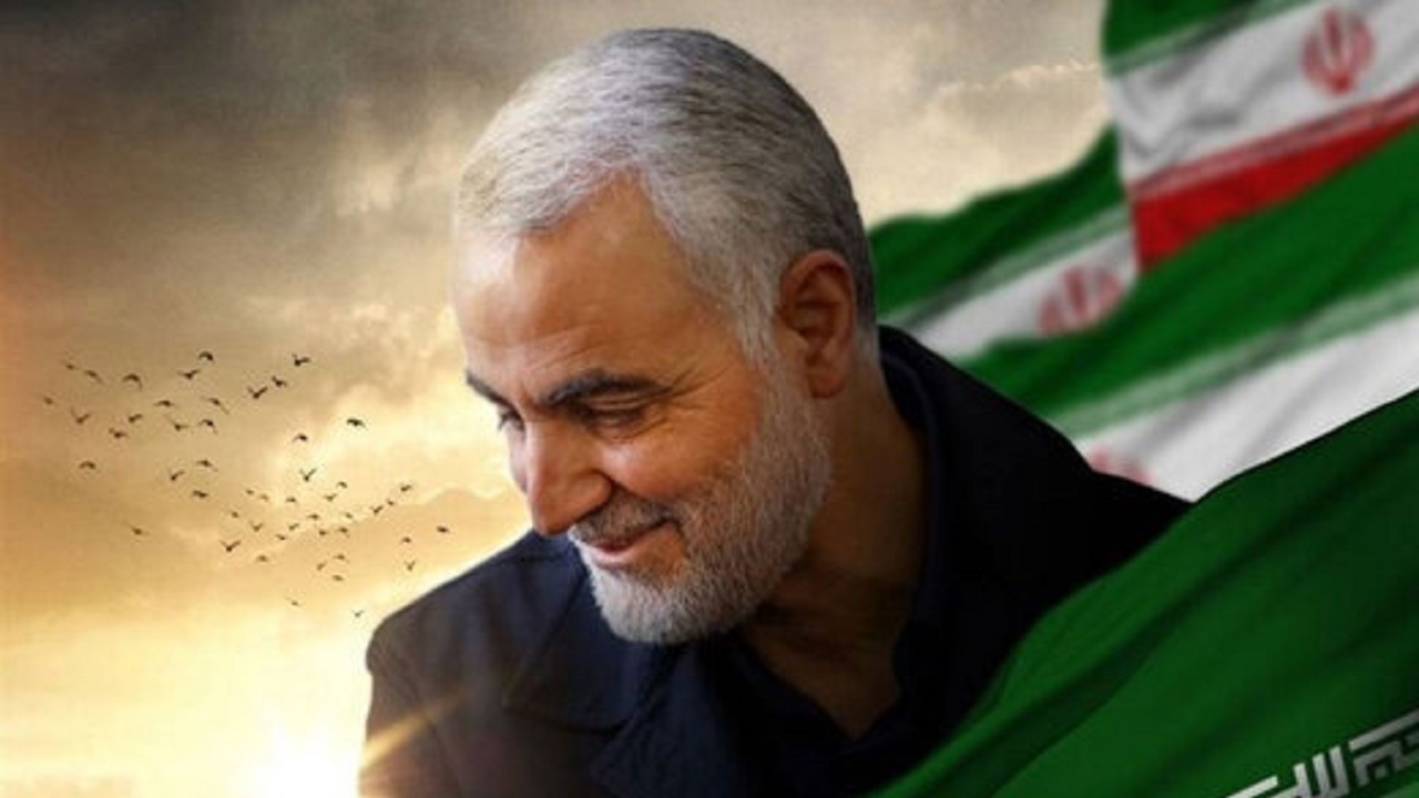 تصویر قدیمی از شهید حاج قاسم سلیمانی در کنار فرماندهان دفاع مقدس