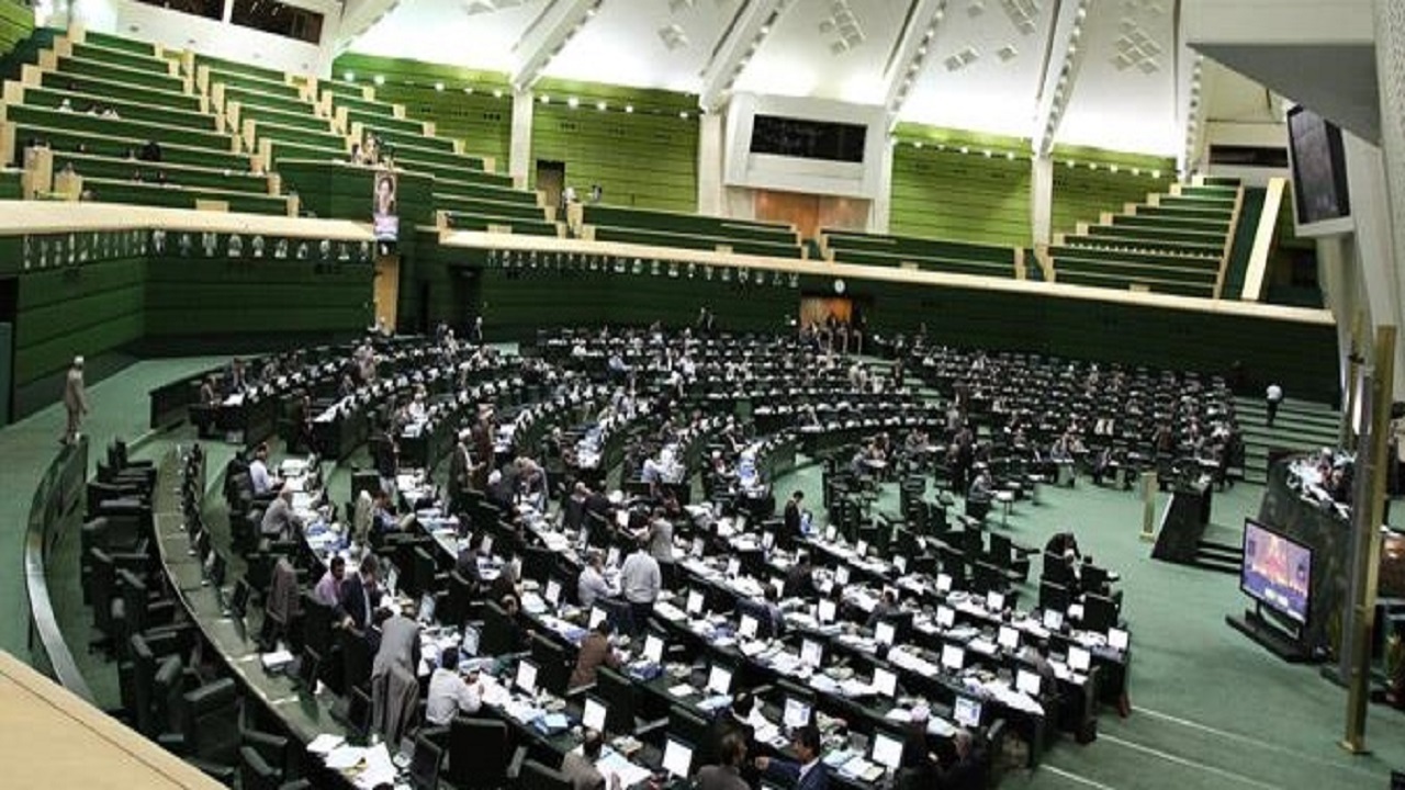 مجوز مجلس به دولت برای پرداخت بدهی خود به صندوق‌های بازنشستگی تا سقف ۱۵۰ هزار میلیارد تومان