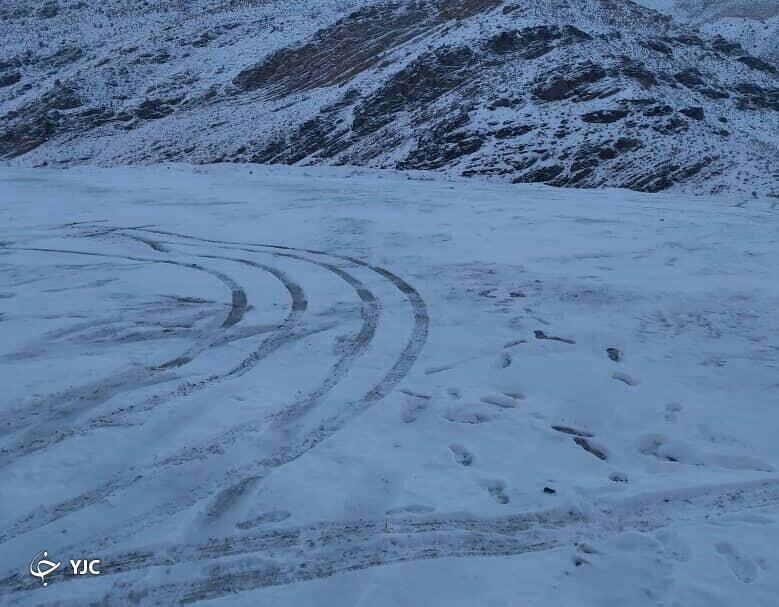  برف در محور شهداد 