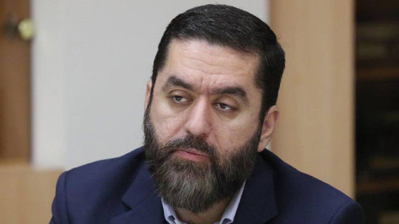 واکنش محمود رضوی به ادعا‌های وزیر ارتباطات درباره رایگان نبودن اپلیکیشن شاد