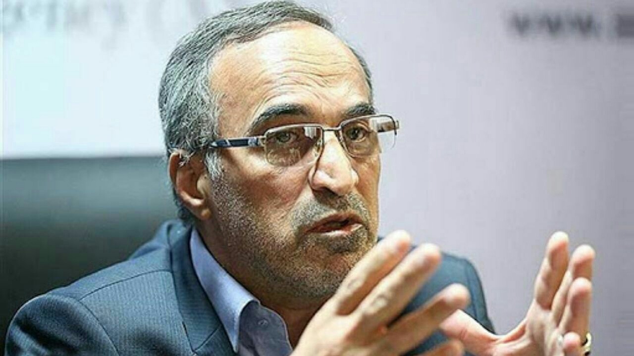 واعظ آشتیانی: قرارداد با مربیان برای نیم فصل است یا یک فصل؟ / هیئت مدیره باید با مدیر خاطی برخورد کند