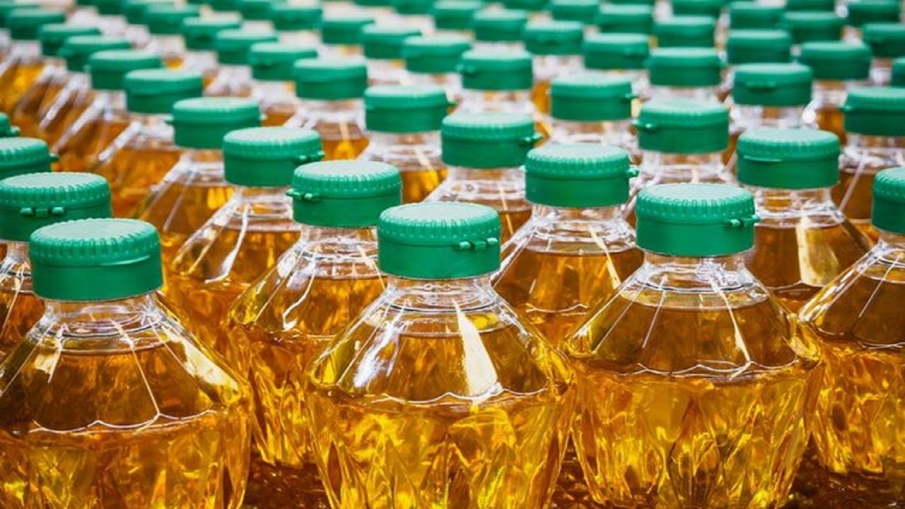 کشف ۳ تن روغن احتکاری از دل یک منزل مسکونی در قم
