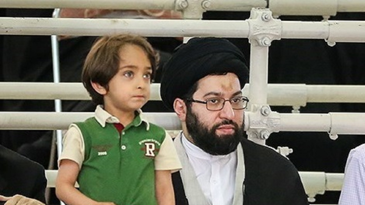 ماجرای انجام تکلیف درسی فرزند رهبر انقلاب بر روی کاغذ پاکت میوه