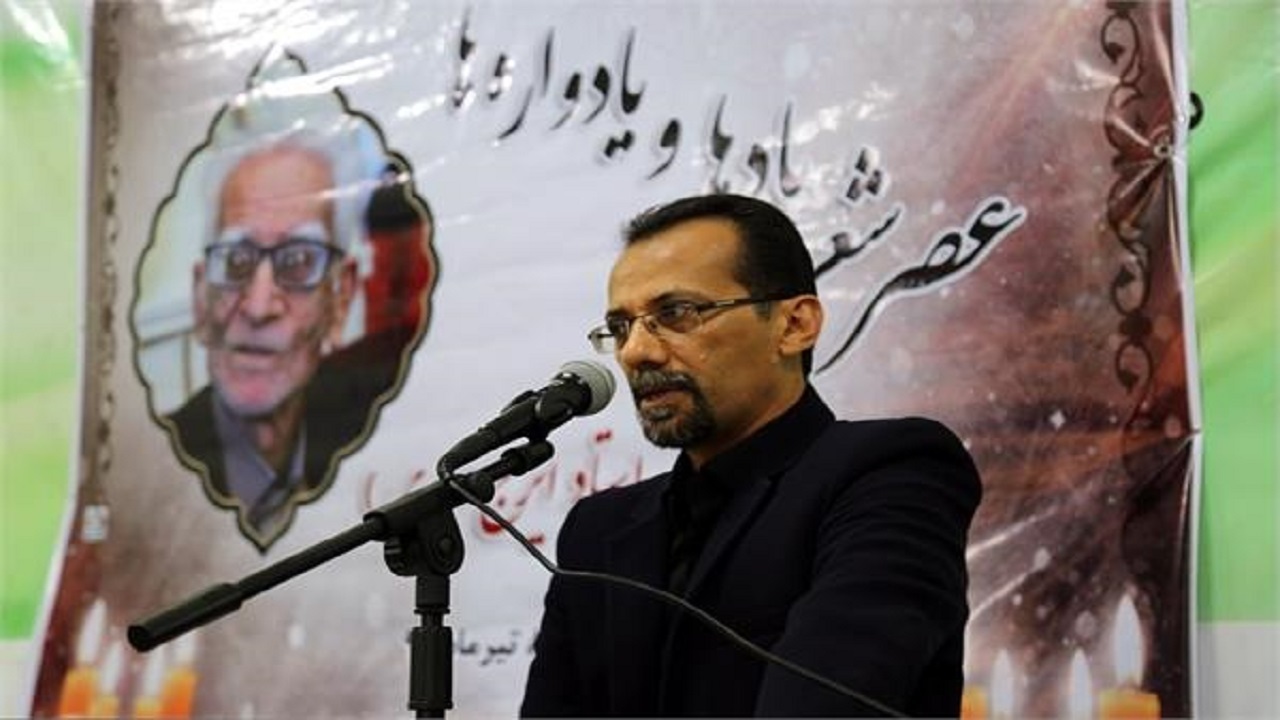 شاعر خورموجی مقام برتر دو جشنواره را کسب کرد