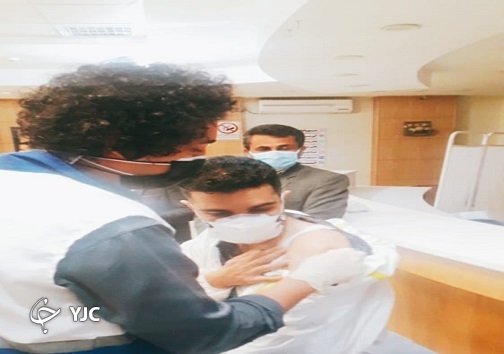 آغاز اولین مرحله ترزیق واکسن کرونا به پرسنل بیمارستان شهدای نفت سوسنگرد