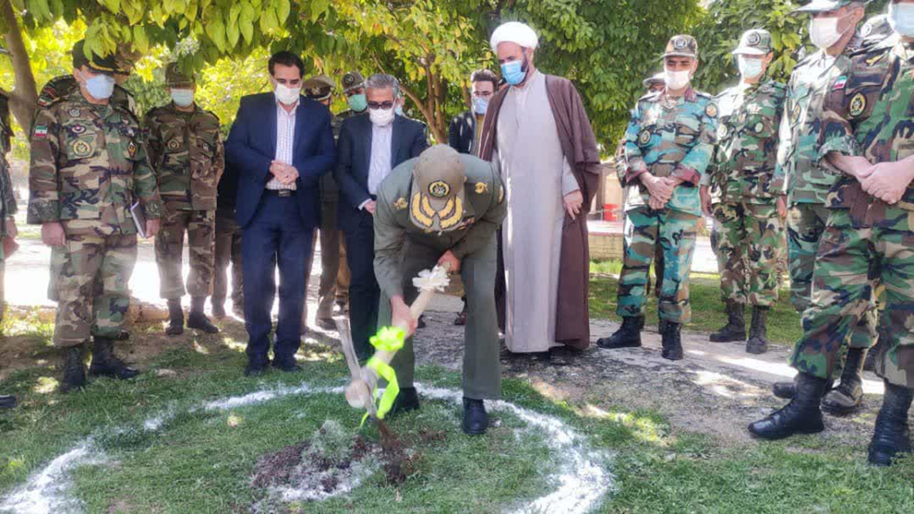 کلنگ‌زنی بزرگترین استخر سرپوشیده دو منظوره در شیراز