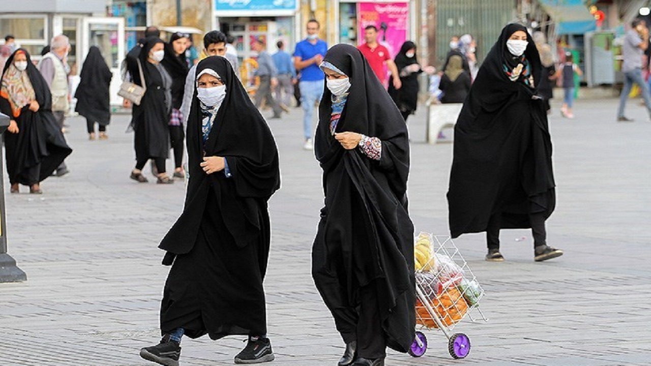 توزیع ۵ هزار ماسک رایگان در بازار روز‌های کرمانشاه