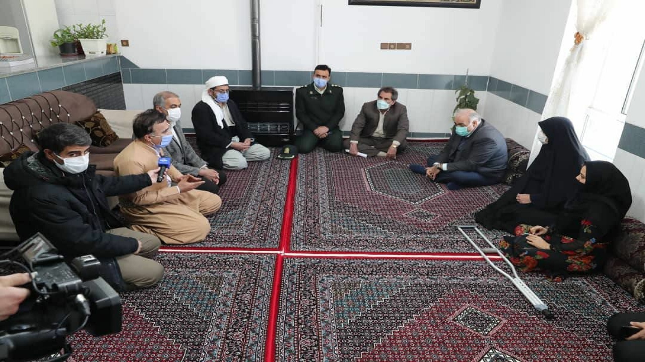 رعنا قادری توانخواهی که اکنون خود مددکار اجتماعی است
