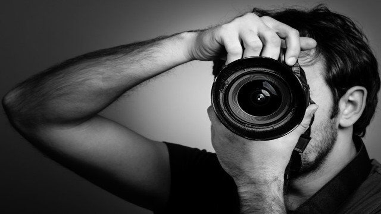 درخشش عکاس آباده‌ای در فدراسیون بین‌المللی عکاسی
