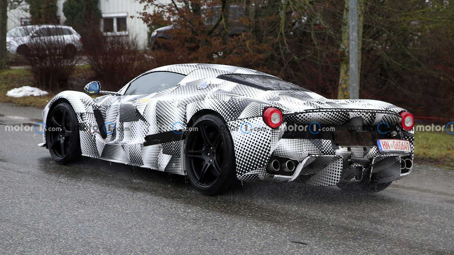 خودروی Ferrari hypercar در بدنه LaFerrari مخفی شد