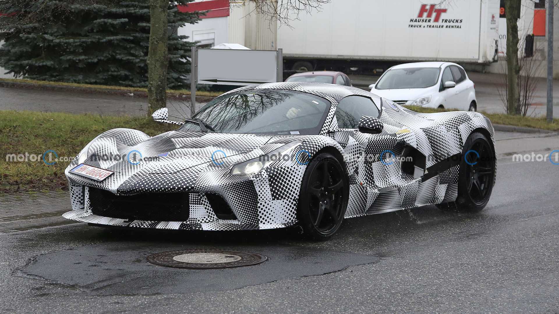 خودروی Ferrari hypercar در بدنه LaFerrari مخفی شد
