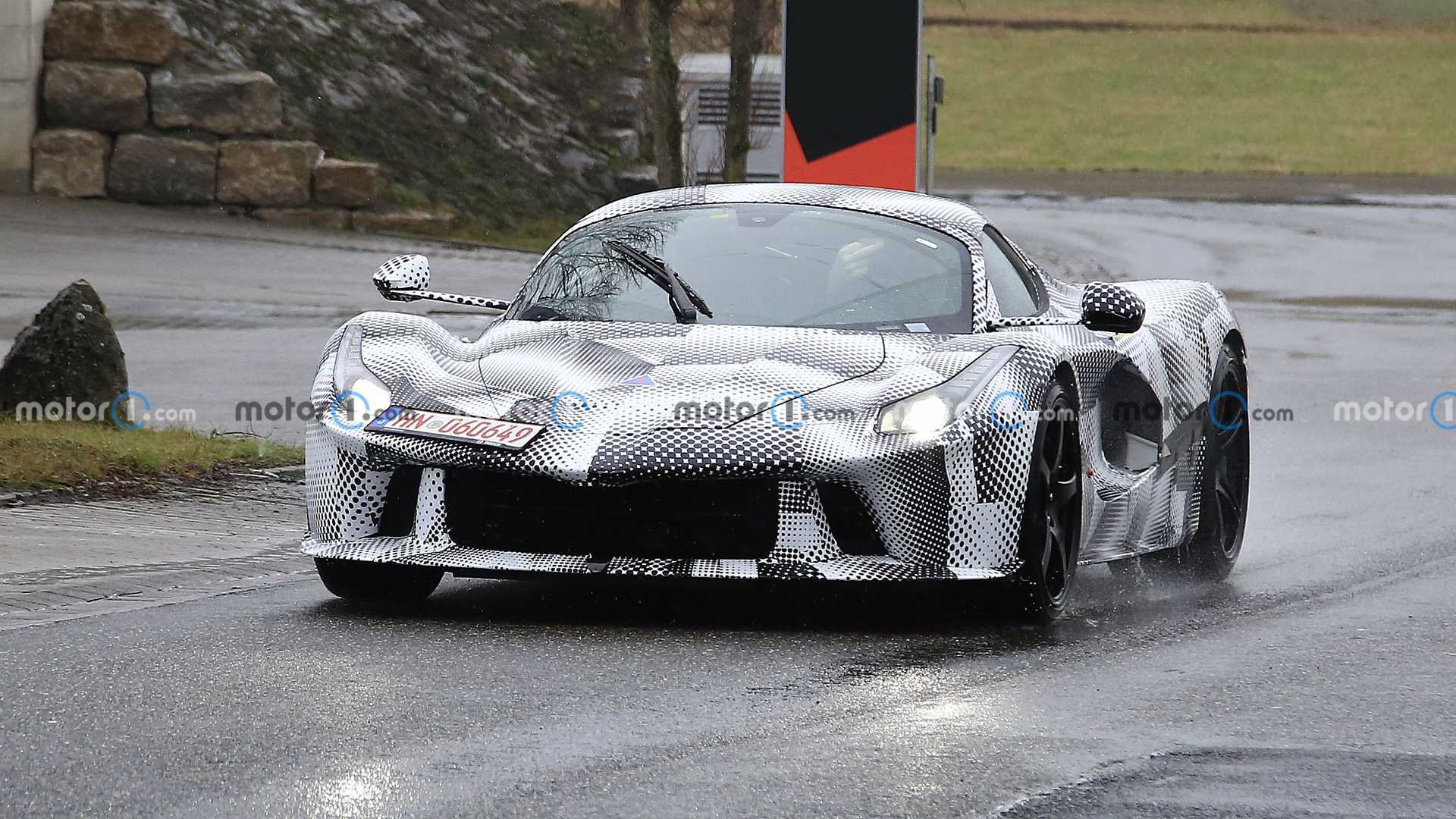 خودروی Ferrari hypercar در بدنه LaFerrari مخفی شد
